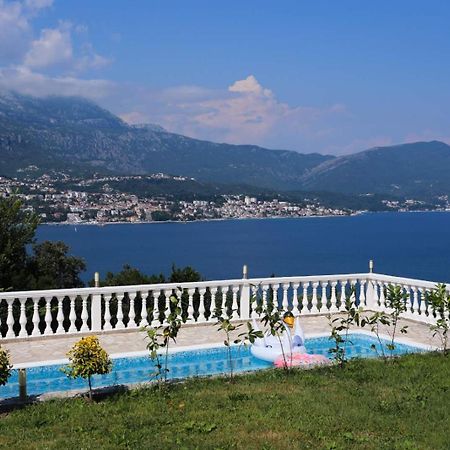 Mountain Bay Views Apartments Njivice Kültér fotó