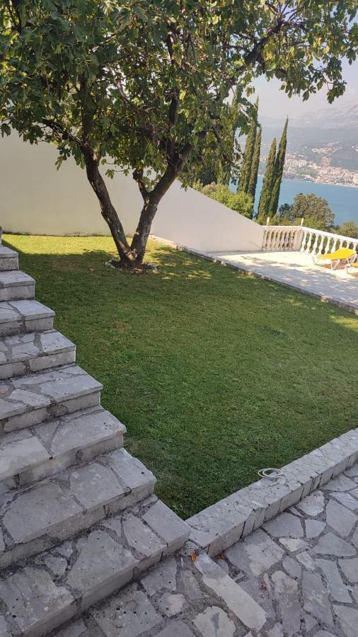 Mountain Bay Views Apartments Njivice Kültér fotó