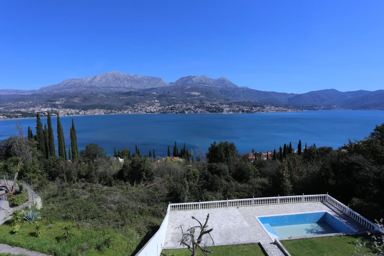 Mountain Bay Views Apartments Njivice Kültér fotó