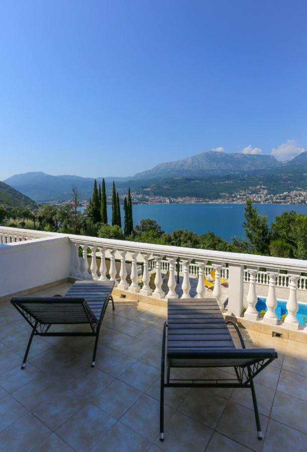 Mountain Bay Views Apartments Njivice Kültér fotó
