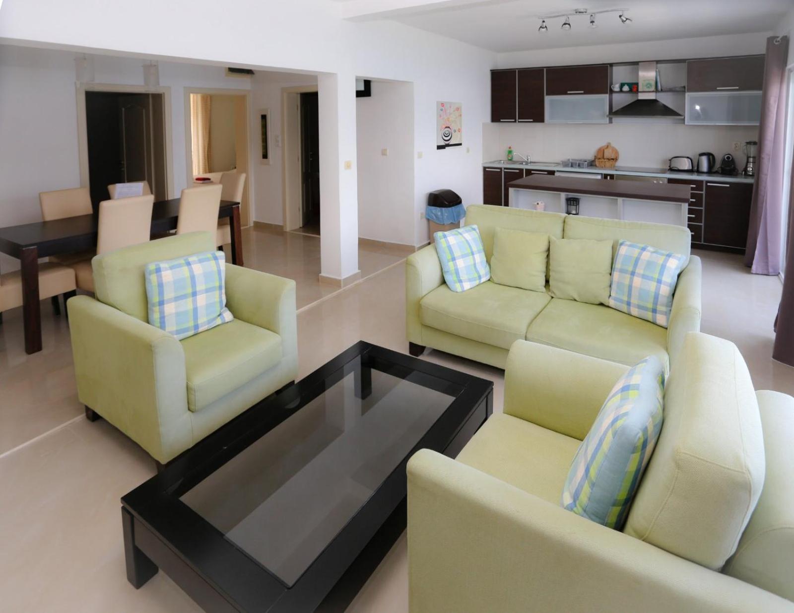Mountain Bay Views Apartments Njivice Kültér fotó