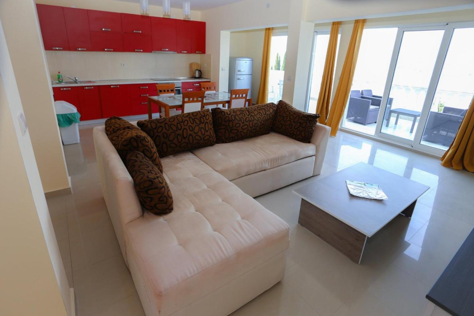 Mountain Bay Views Apartments Njivice Kültér fotó